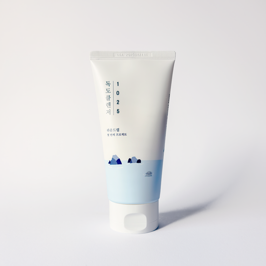Hero Shot von dem Round Lab - 1025 Dokdo Cleanser – milder Gel-Reiniger für alle Hauttypen geeignet