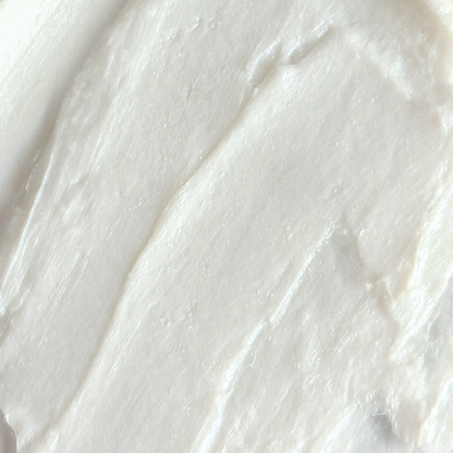 Macroaufnahme der Texture des 1025 Dokdo Cleansers in weiß 